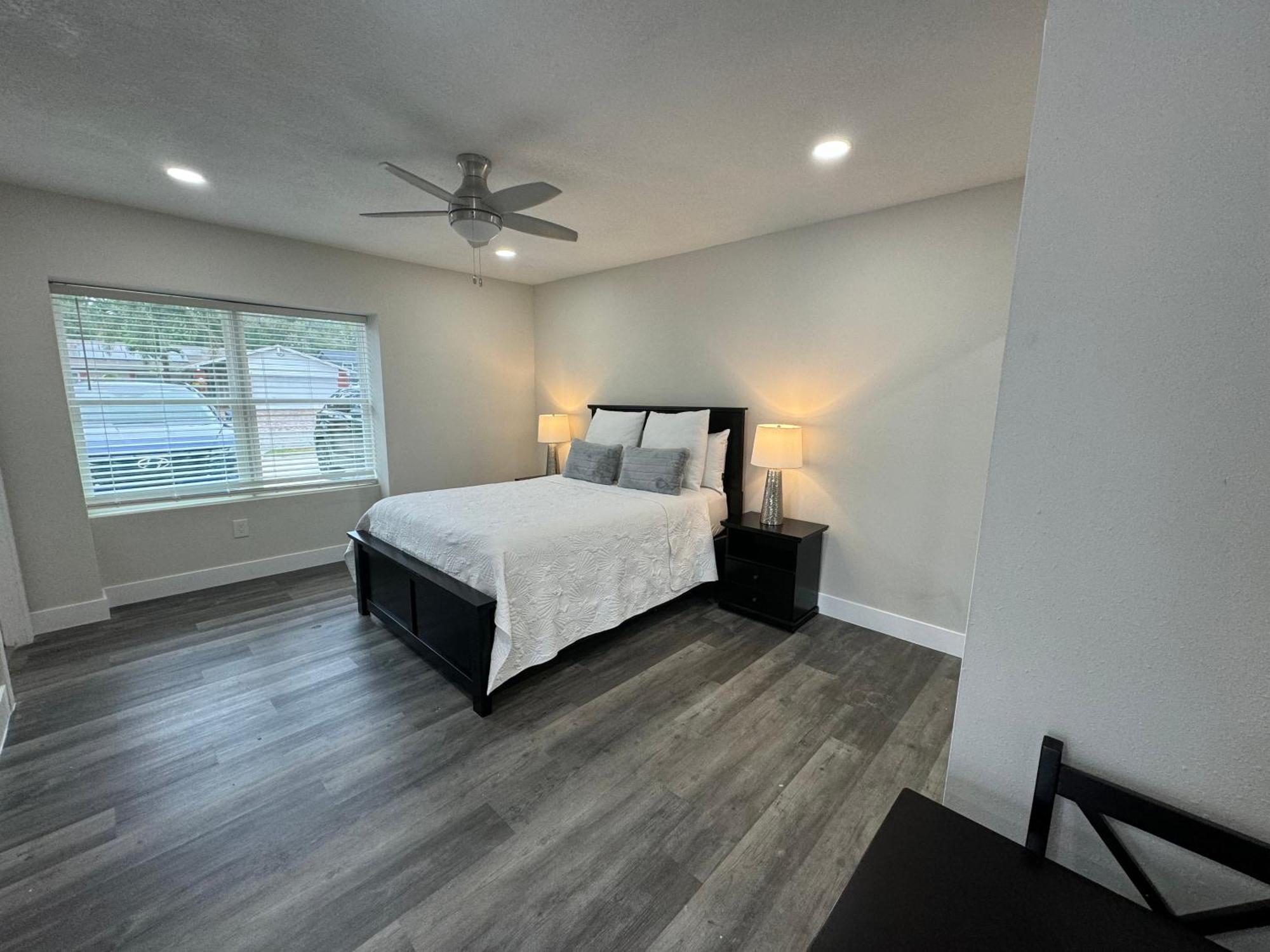 Deluxe Apartment Whit Laundry Tampa Exterior photo